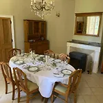 Le Manoir Aux Volets Verts With Heated Pool And Hot Tub Couette-café 4*