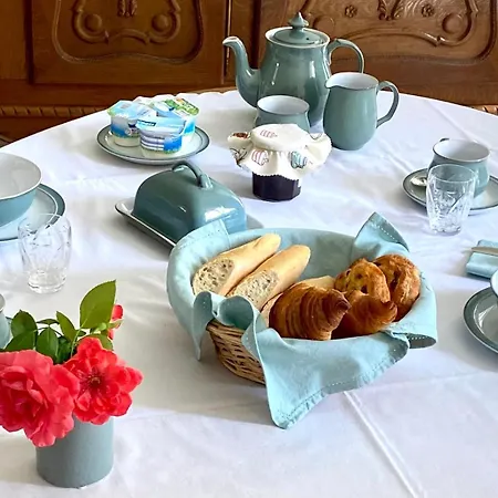 Le Manoir Aux Volets Verts With Hot Tub ベッド・アンド・ブレックファスト Salerm