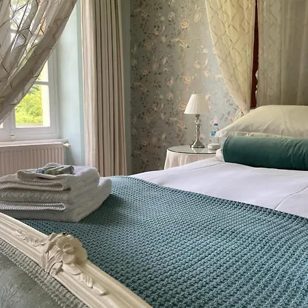 Le Manoir Aux Volets Verts With Hot Tub 4*