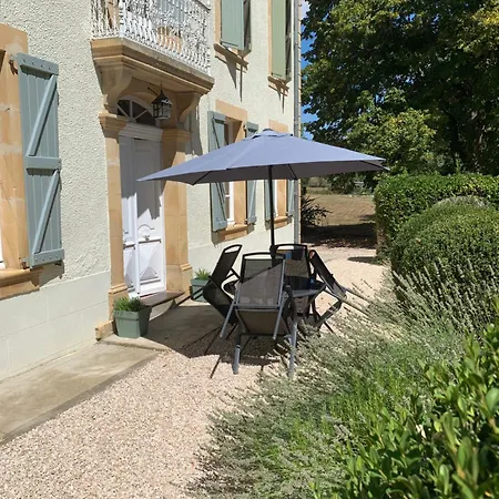 Bed & Breakfast Le Manoir Aux Volets Verts With Hot Tub