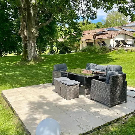 Le Manoir Aux Volets Verts With Hot Tub Salerm