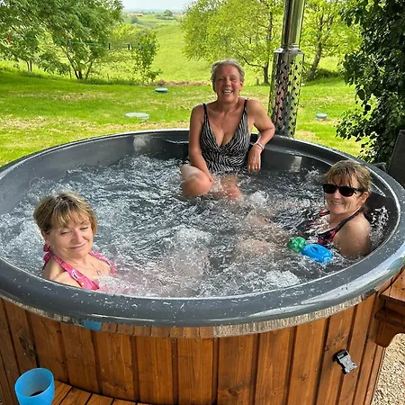 Le Manoir Aux Volets Verts With Hot Tub