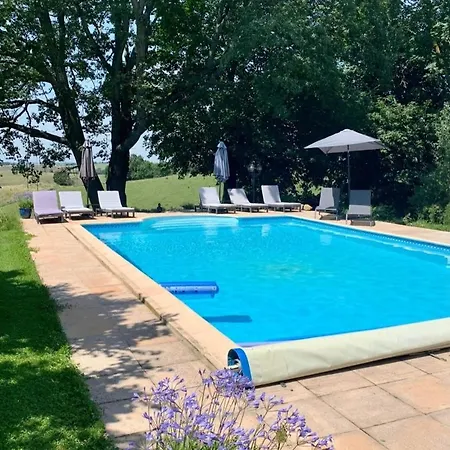 Bed & Breakfast Le Manoir Aux Volets Verts With Hot Tub