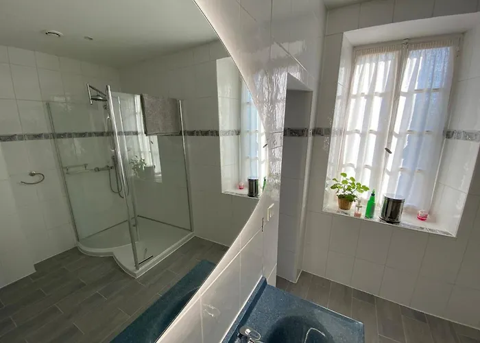 Le Manoir Aux Volets Verts With Hot Tub Отель типа 