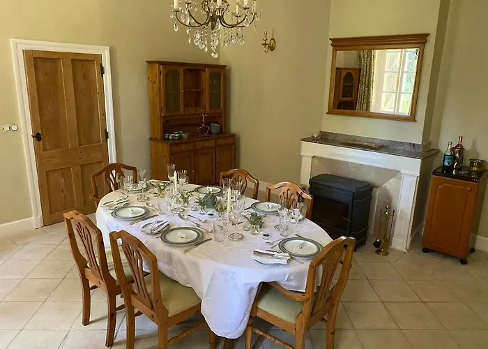 Le Manoir Aux Volets Verts With Hot Tub Отель типа 