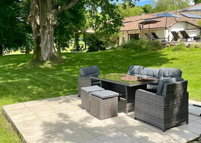 Le Manoir Aux Volets Verts With Hot Tub Salerm