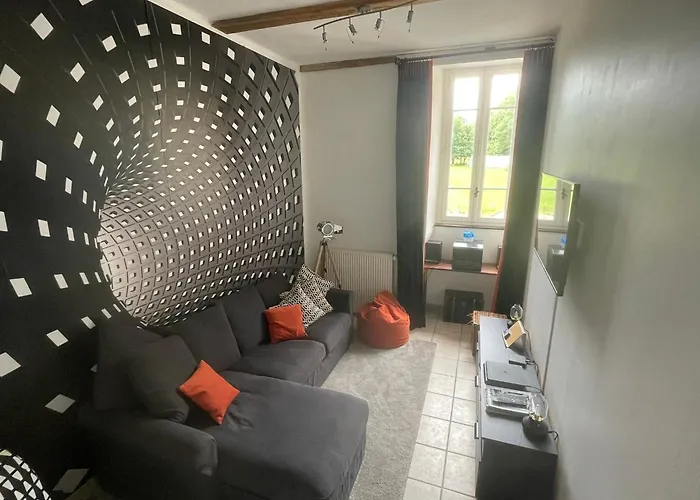 Le Manoir Aux Volets Verts With Hot Tub 3*